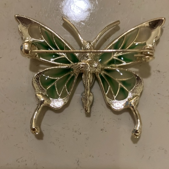 Kelly Green Stones/Gold Tone With Rhinestones Vintage Butterfly Brooch - Picture 4 of 4